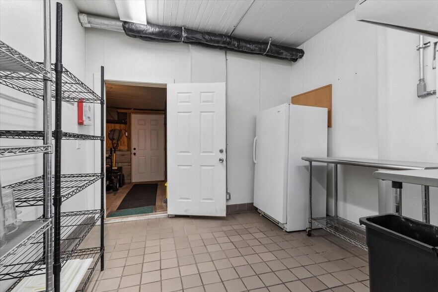 More Photos Of 116 W Jessie St, Rushford Storefront Retail Residential For Sale