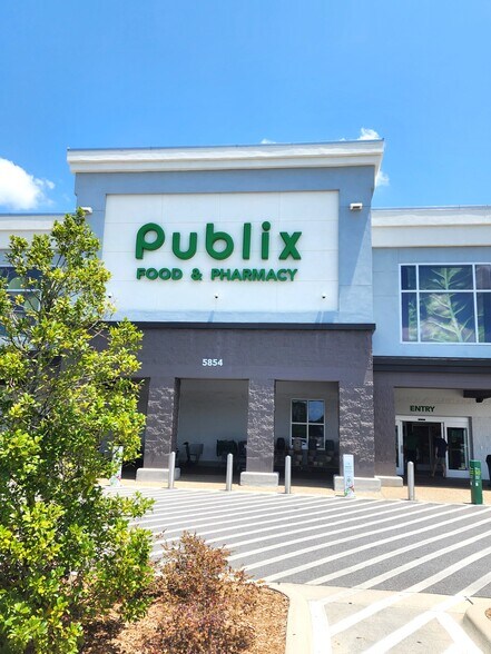 More Photos Of 5830 Dogwood Dr, Milton General Retail For Lease