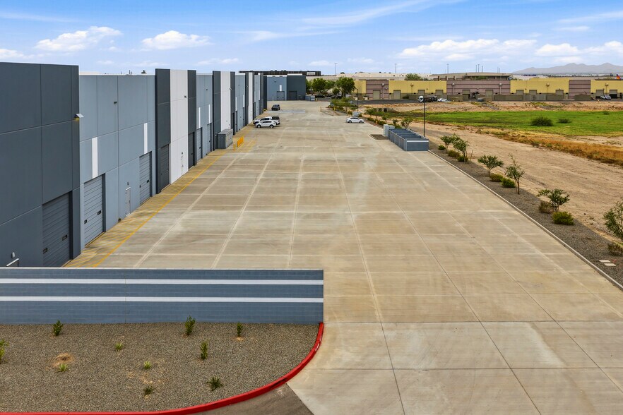 More Photos Of 6459 S Sossaman Rd, Mesa Warehouse For Lease
