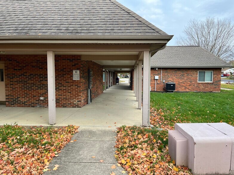 More Photos Of 200 N 11th St, Greenfield Apartments For Sale