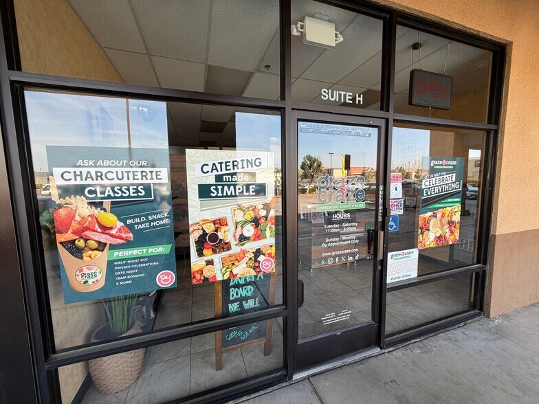 More Photos Of 13061-13073 Rosedale Hwy, Bakersfield General Retail For Lease