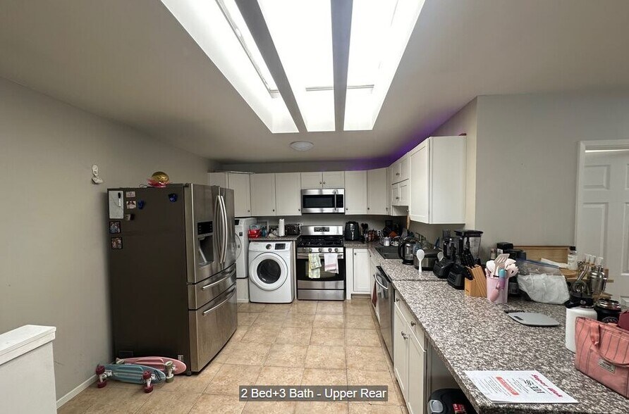 More Photos Of 7304 Canby Ave, Reseda Freestanding For Sale