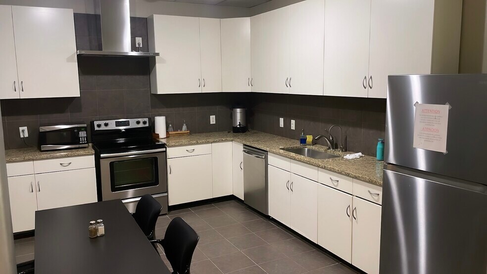 More Photos Of 8403 Westglen Dr, Houston Flex For Sale