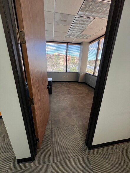 More Photos Of 5900 Canoga Ave, Woodland Hills Office For Lease
