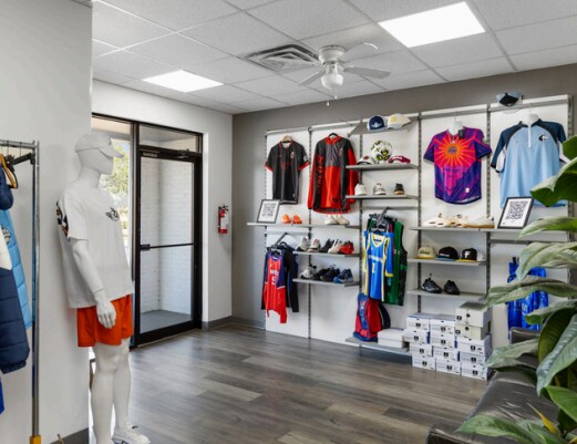 More Photos Of 3320 Towerwood Dr, Farmers Branch Distribution For Lease