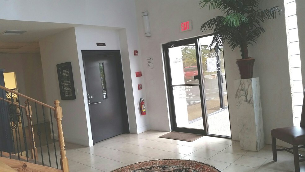 More Photos Of 7910 N Tamiami Trl, Sarasota Office For Lease