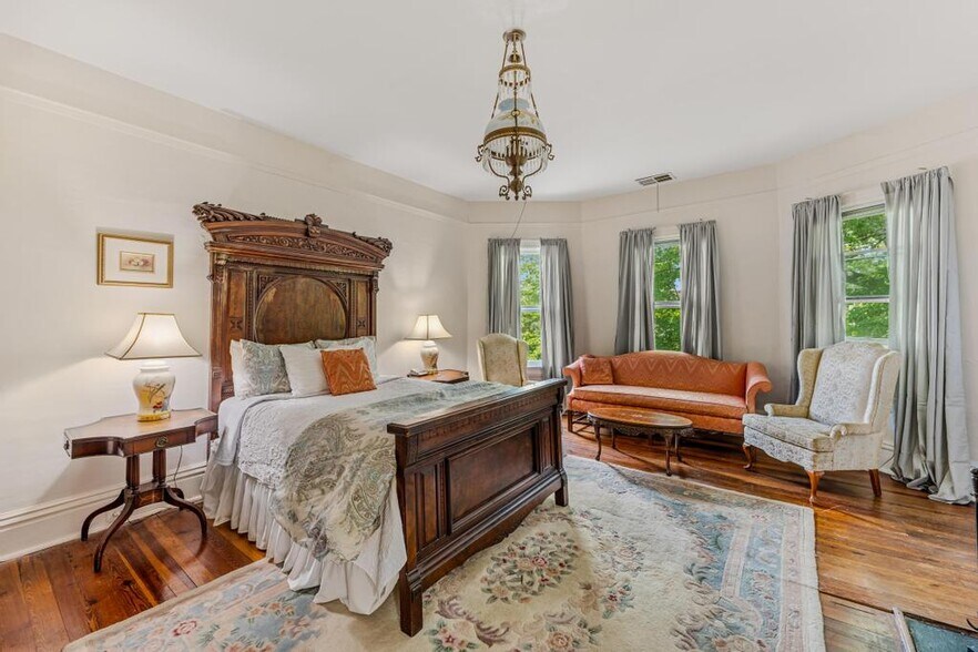 More Photos Of 252 Seavy St, Senoia Hospitality For Sale