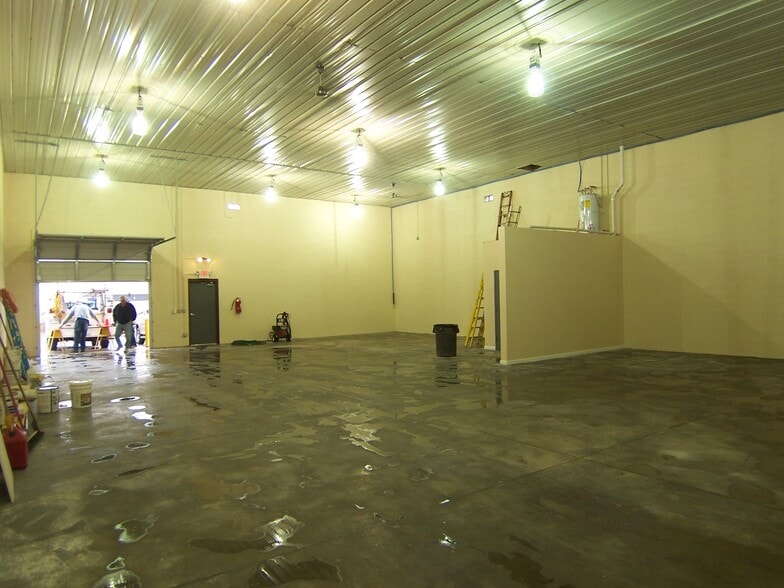 More Photos Of 311 McMillin St, Nashville Warehouse For Lease
