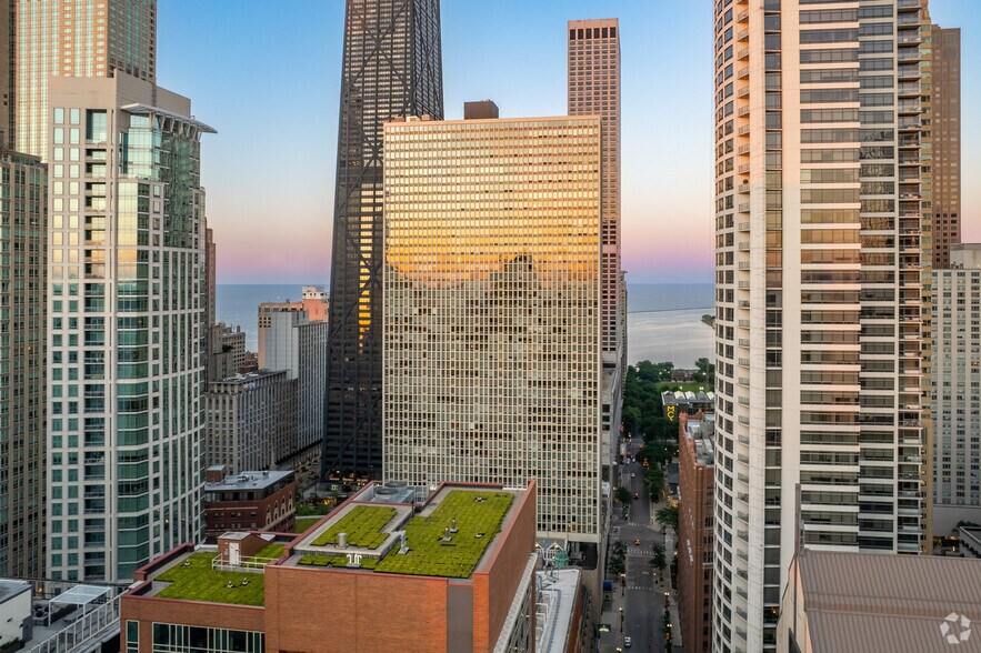 Primary Photo Of 111 E Chestnut St, Chicago Apartments For Lease