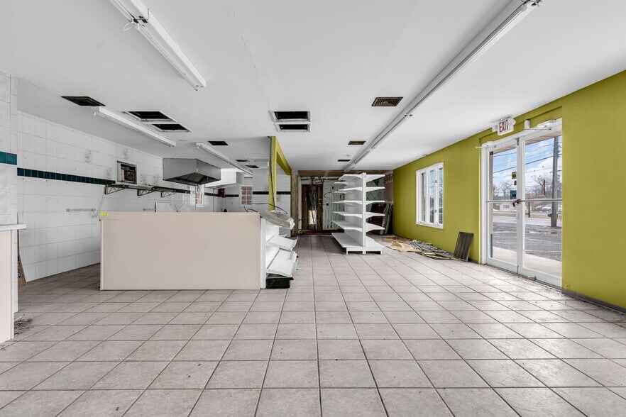 More Photos Of 320 State Route 33, Manalapan Township Restaurant For Sale