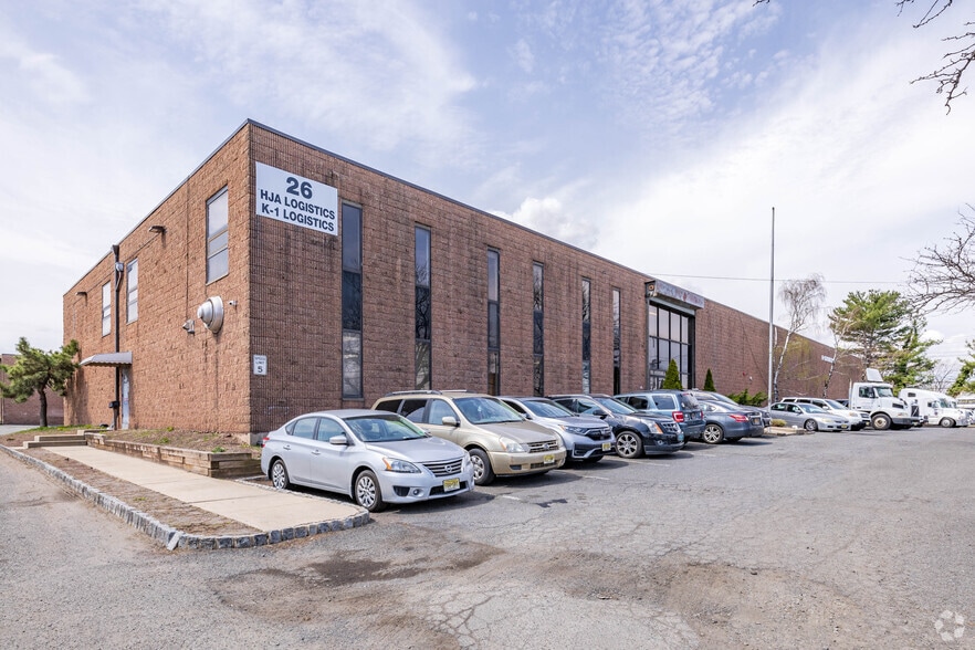 More Photos Of 26 Papetti Plz, Elizabeth Warehouse For Lease