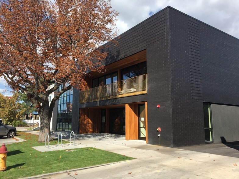 Primary Photo Of 155 E 900 S, Salt Lake City Restaurant For Lease