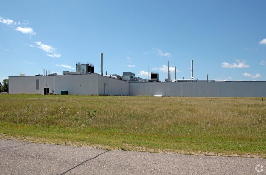 More Photos Of 40 W Highland Park Dr NE, Hutchinson Manufacturing For Lease