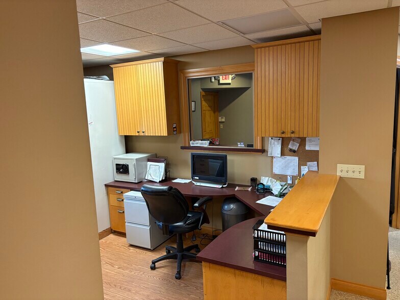 More Photos Of 304 N Rapids Rd, Manitowoc Freestanding For Lease