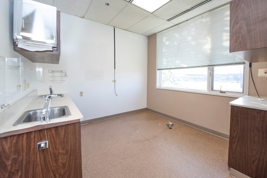 More Photos Of 4361 Boniface Pky, Anchorage Healthcare For Sale