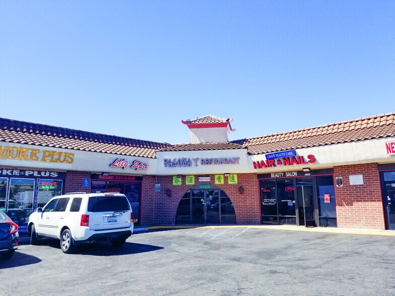 More Photos Of 2147-2159 N Texas St, Fairfield Restaurant For Lease