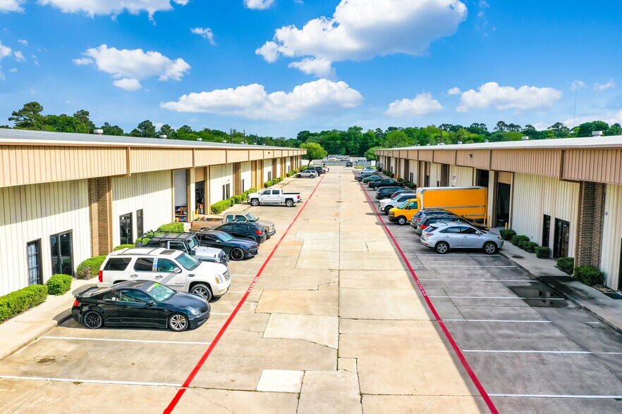 More Photos Of 8807-8815 Emmott Rd, Houston Unknown For Lease