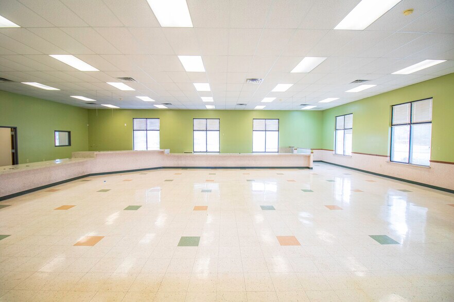 More Photos Of 720 W Navajo St, West Lafayette Office For Lease