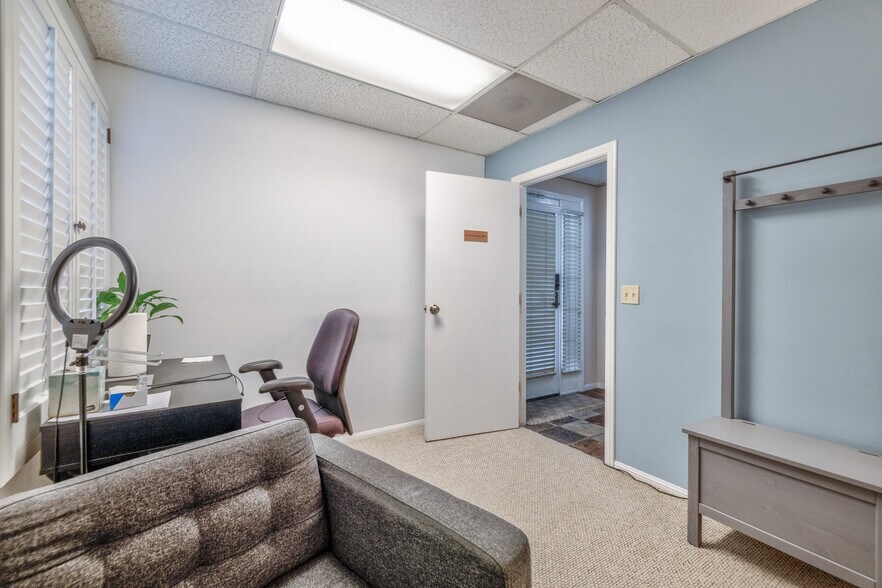 More Photos Of 16336 Whittier Blvd, Whittier Medical For Sale