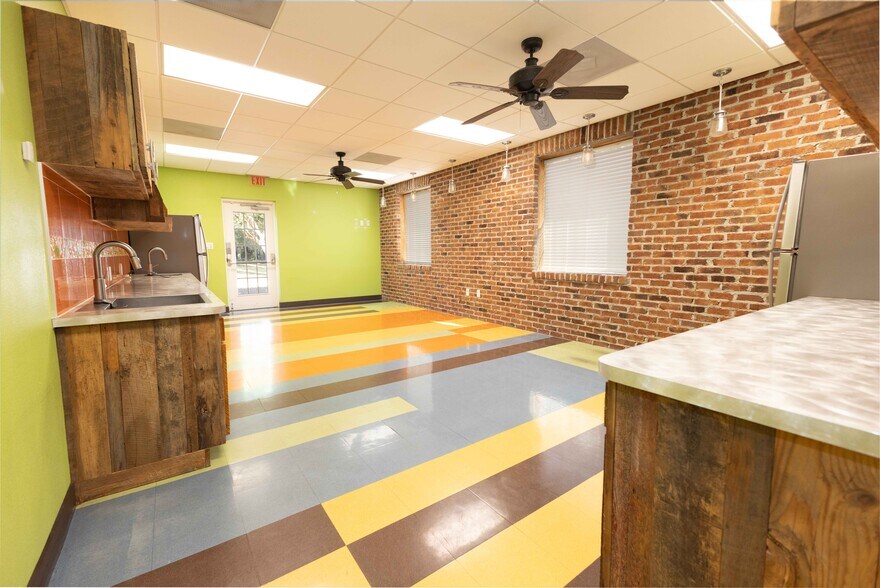 More Photos Of 3401 Southern Trce, The Villages Office For Sale
