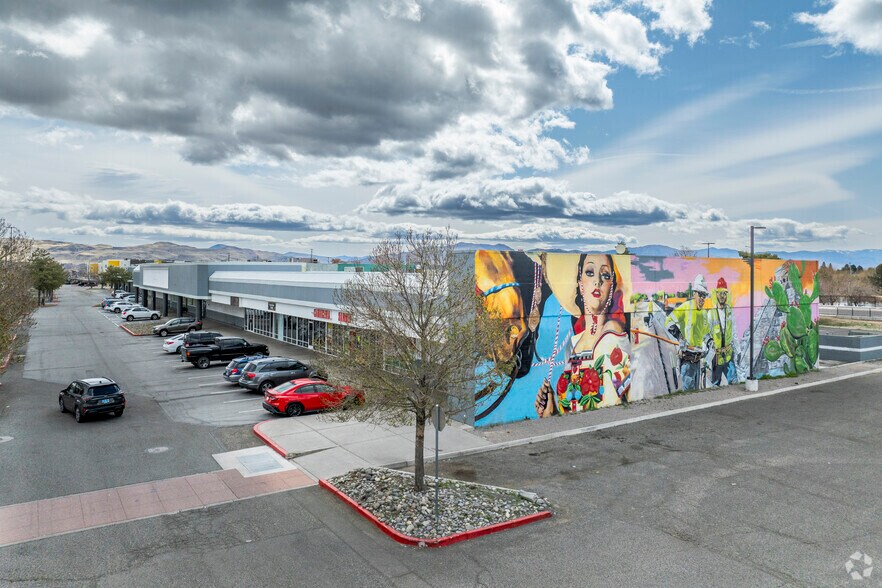 More Photos Of 2300-2360 Oddie Blvd, Sparks Restaurant For Lease