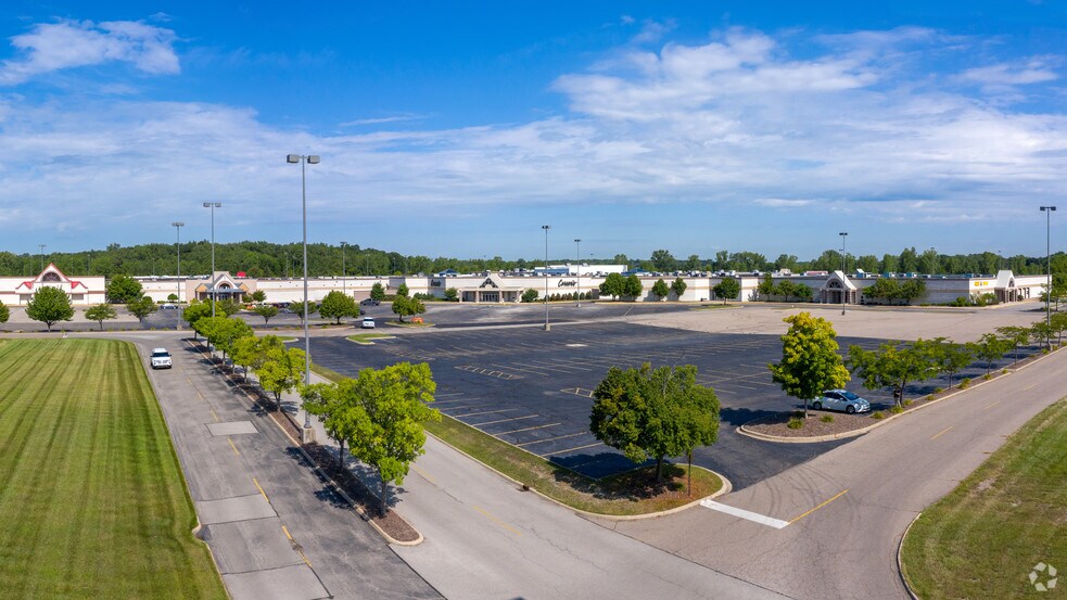 More Photos Of 2121 N Monroe St, Monroe General Retail For Lease