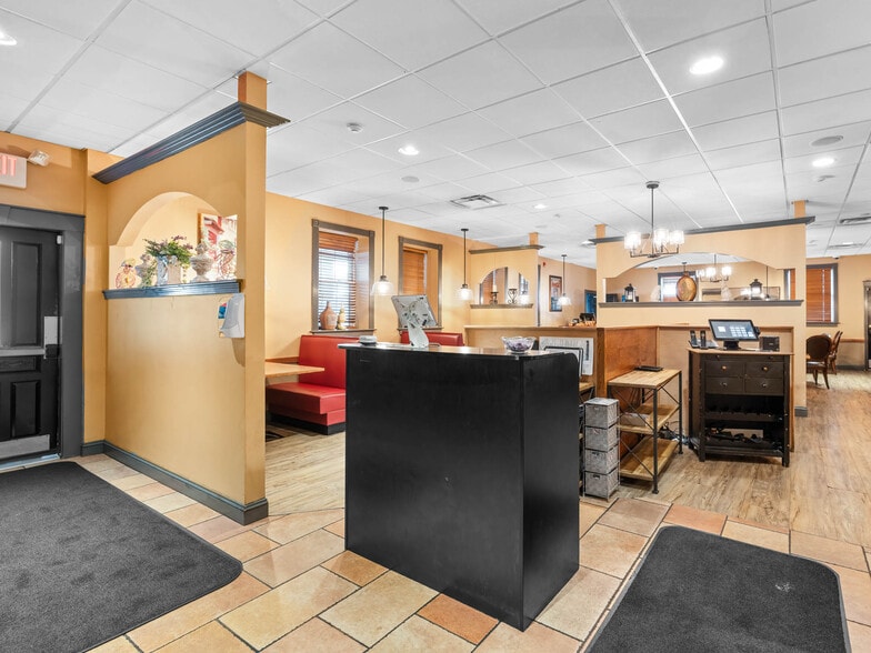 More Photos Of 176 Columbus Ave, Pawtucket General Retail For Sale