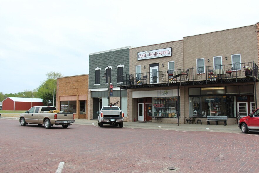 312 Washington St, Clyde, KS 66938 Storefront Retail Residential For