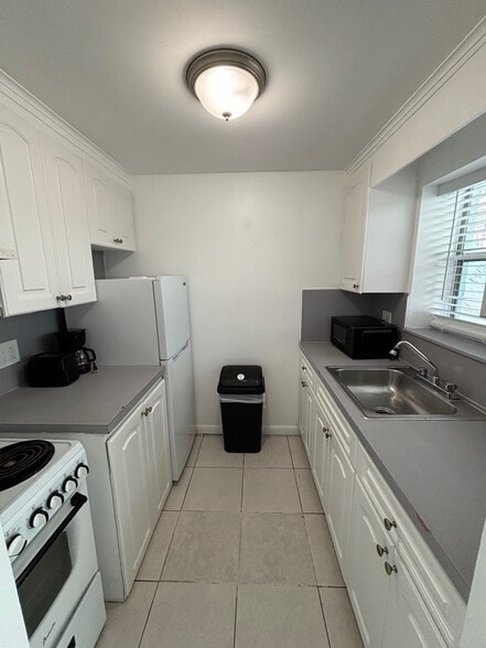 More Photos Of 1900 N Ocean Dr, Hollywood Hotel For Sale