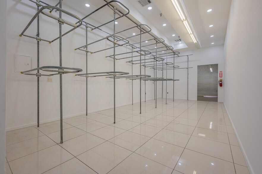 More Photos Of 1212 S San Pedro St, Los Angeles Storefront Retail Office For Lease