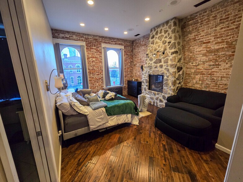 More Photos Of 410 Court St, Vienna Storefront Retail Residential For Sale