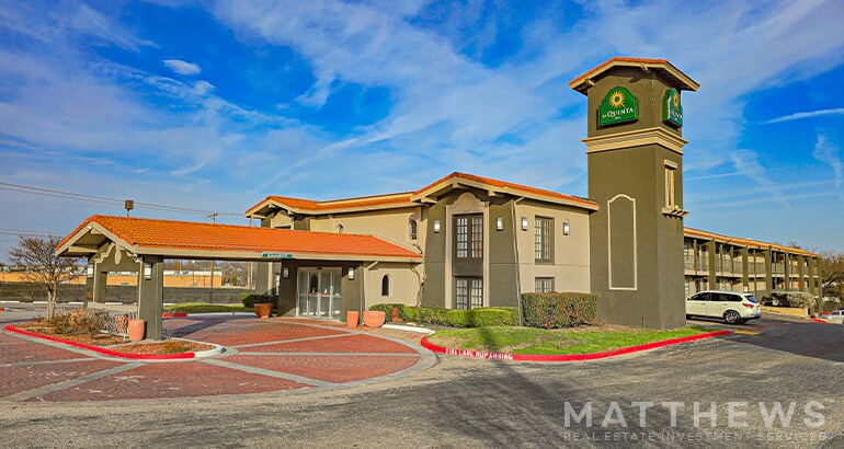 More Photos Of 1112 S Fort Hood St, Killeen Hotel For Sale