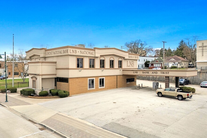 More Photos Of 310 Main St, Lemont Bank For Lease