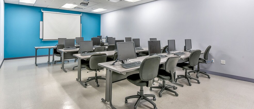 More Photos Of 1261 3rd Ave, Chula Vista Office For Lease