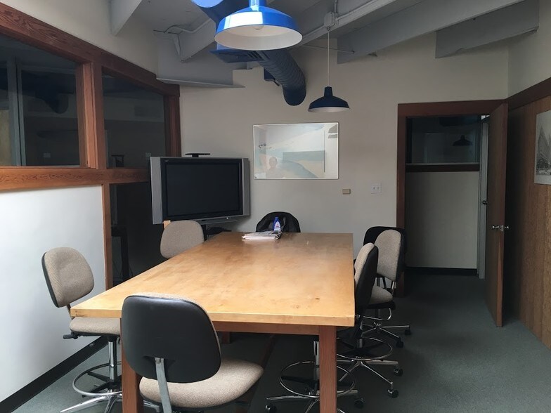 More Photos Of 460 Boulevard Way, Oakland Office For Lease