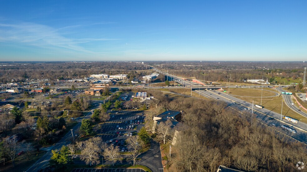 More Photos Of 150 E Wilson Bridge Rd, Worthington Office For Lease