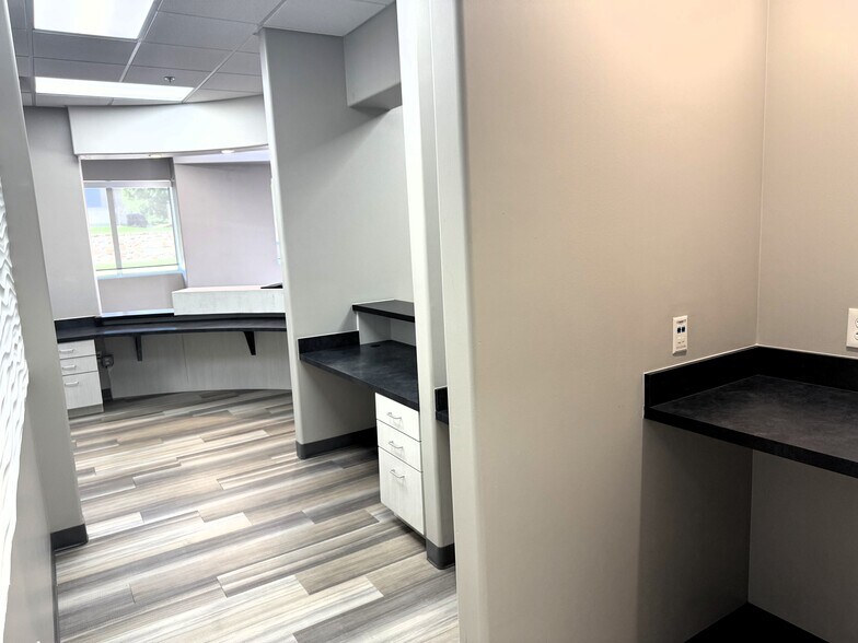 More Photos Of 4601 Old Shepard Place, Plano Medical For Lease