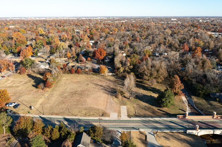 More Photos Of 1031 W Lindsey St, Norman Land For Sale