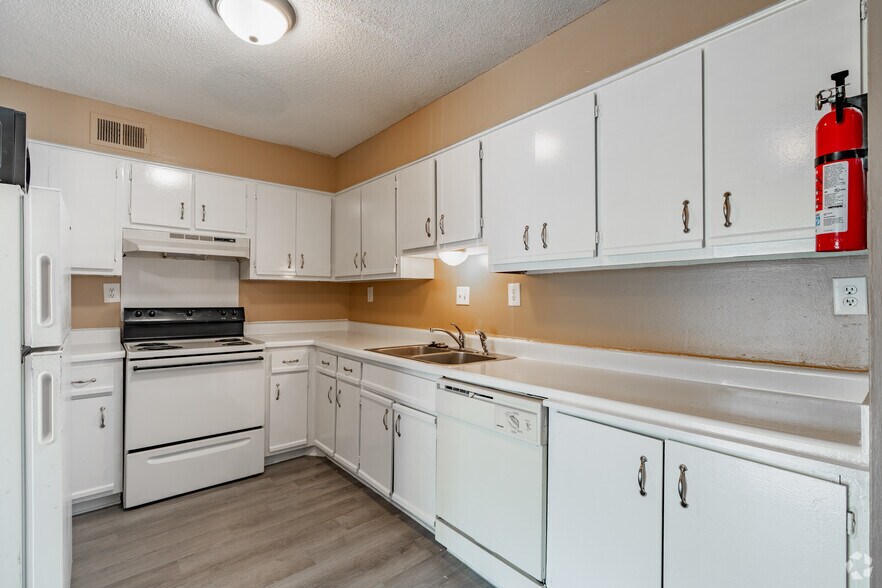 More Photos Of 3610 Spottswood, Memphis Apartments For Sale