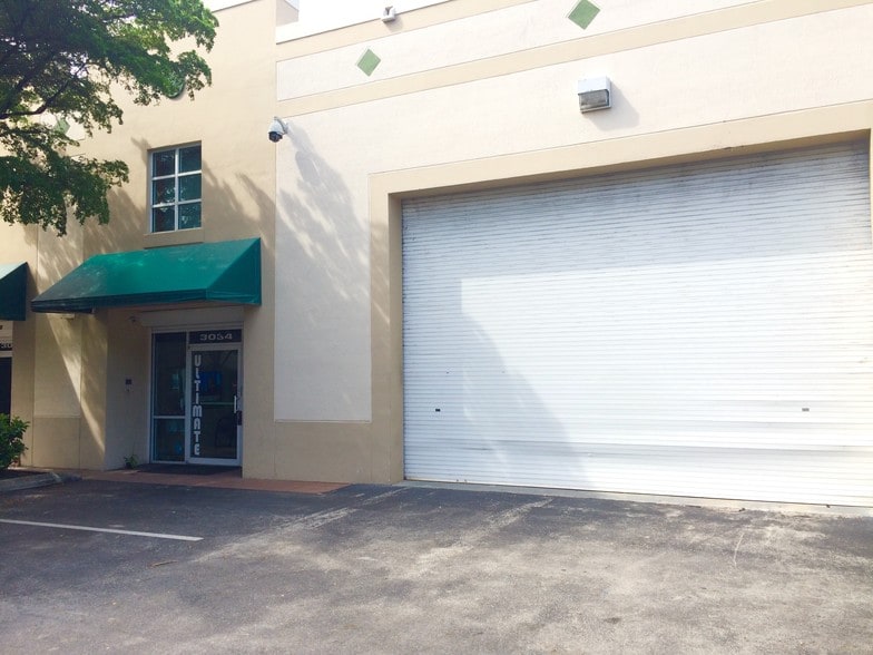More Photos Of 3030-3050 NW 82nd Ave, Miami Showroom For Sale