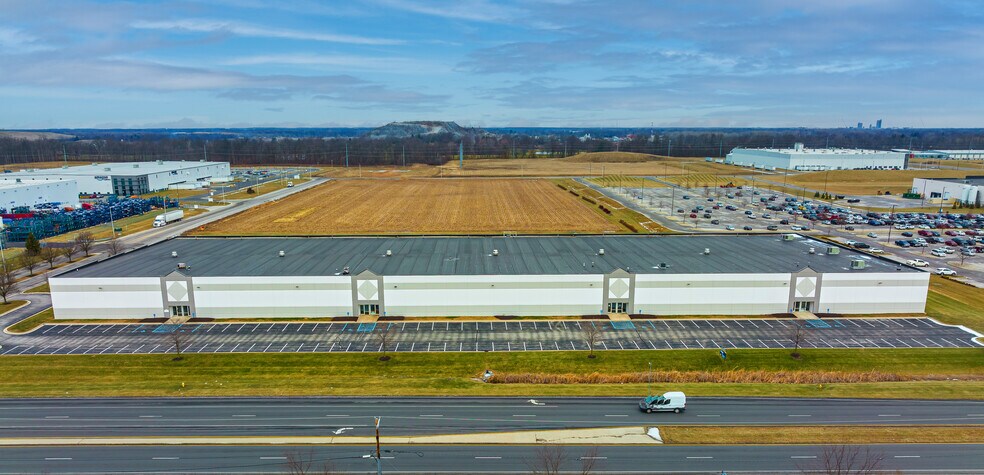 More Photos Of 4422 Airport Expy, Fort Wayne Warehouse For Lease