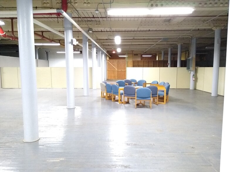 More Photos Of 209 Weeden St, Pawtucket Warehouse For Lease