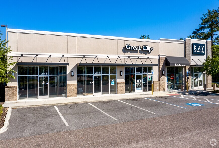 More Photos Of 2400 NE 49th Ter, Ocala Freestanding For Lease