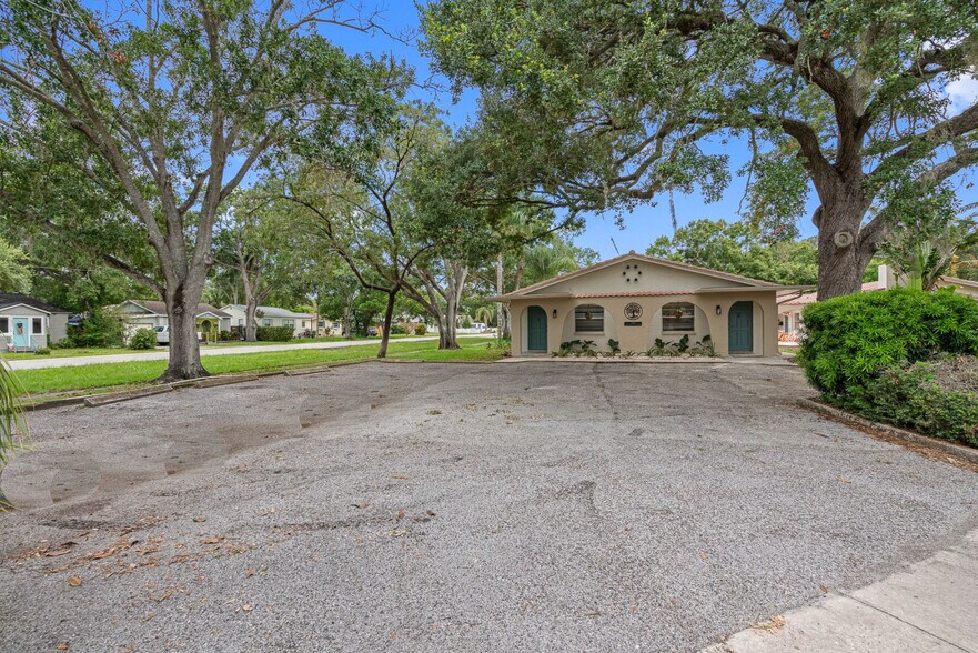 More Photos Of 3960 12th St, Saint Petersburg Apartments For Sale