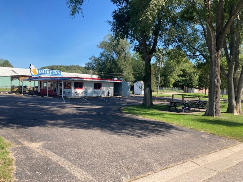 More Photos Of 1401 N Highway 20, Cannon Falls Fast Food For Sale