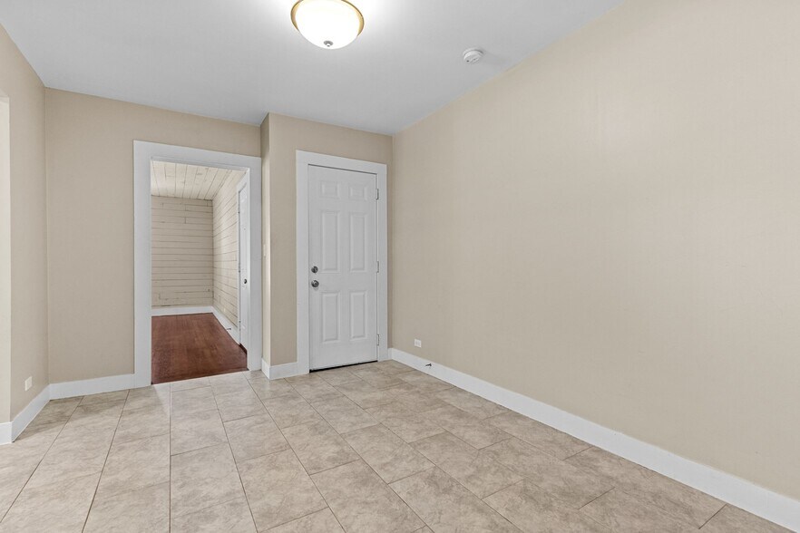 More Photos Of 409 E Austin St, Bellville Apartments For Sale