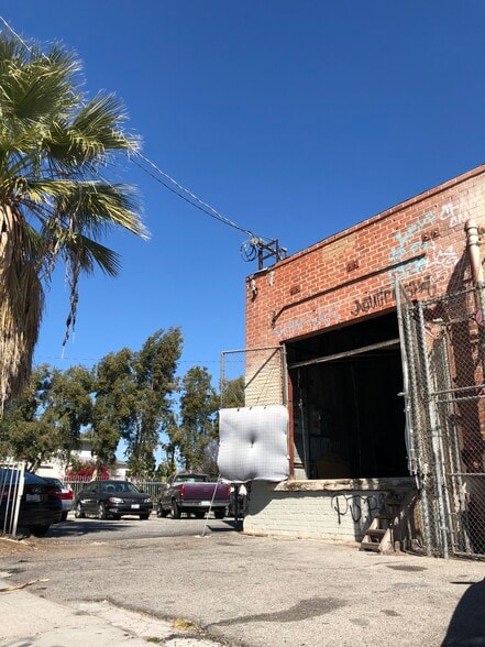 More Photos Of 630 S Clarence St, Los Angeles Unknown For Lease