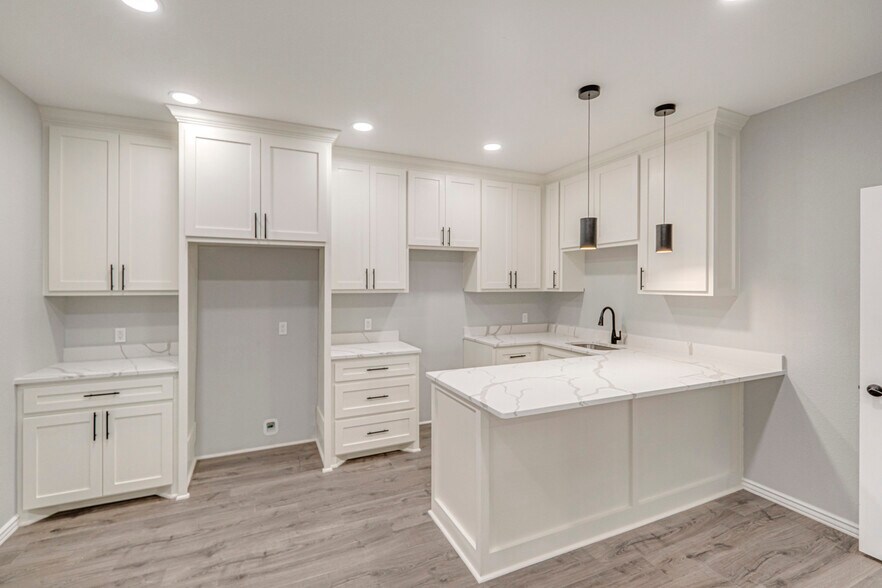 More Photos Of 5268/5450 N FM 866, Odessa Warehouse For Sale