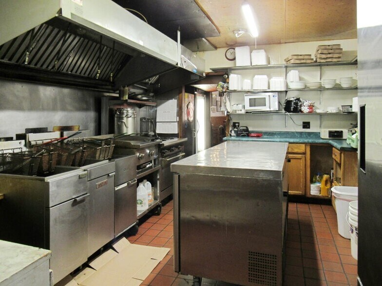 More Photos Of 6 Pickering St, Brookville Restaurant For Sale