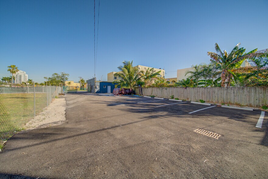 More Photos Of 1750 NW 7th St, Miami Storefront Retail Residential For Sale